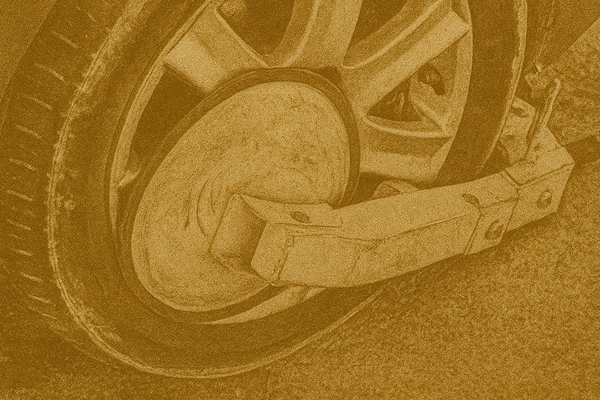 Gananoque Mayor Proposes Wheel Clamps for Quebec Vehicles Over Unpaid Parking Fines